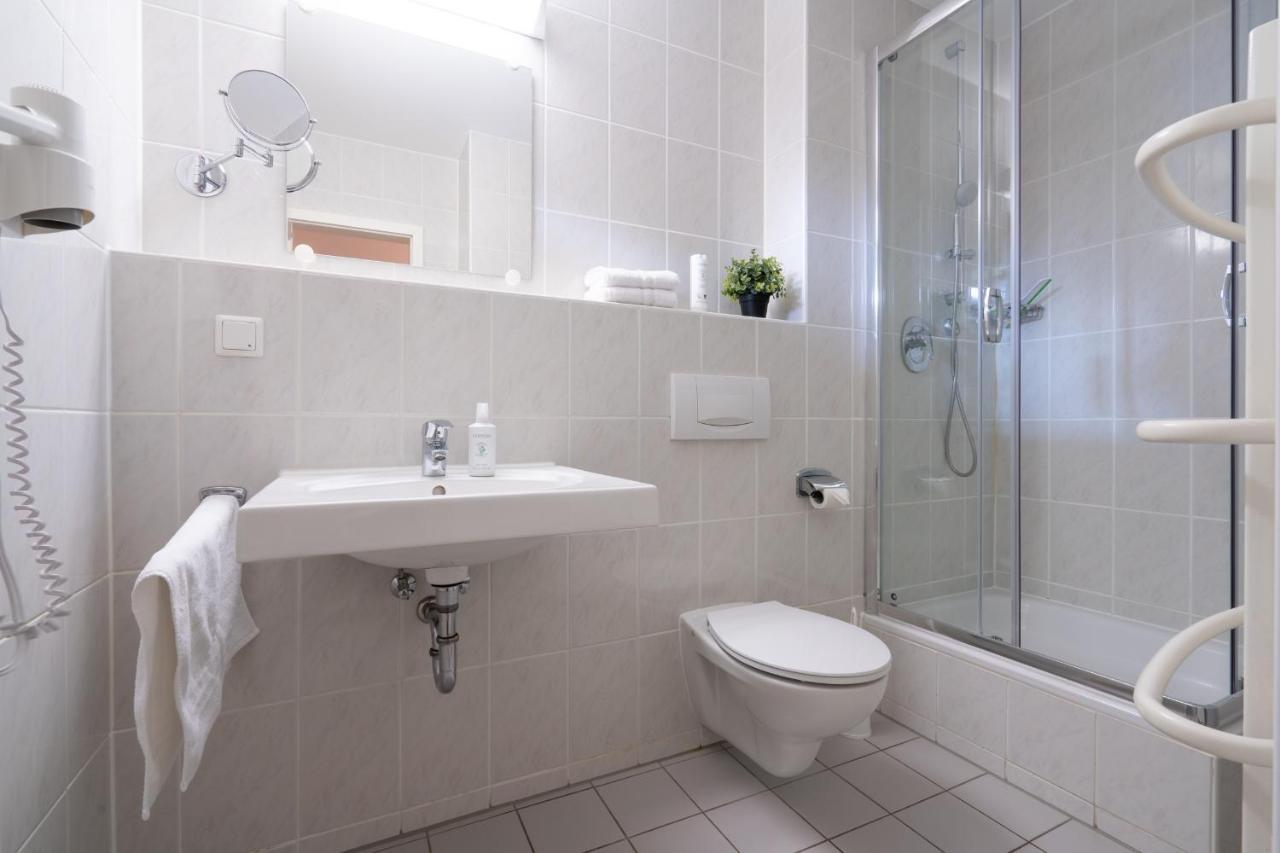 Feriendorf Rugana - Komfort Appartement Mit 1 Schlafzimmer Und Terrasse B16 Dranske Zewnętrze zdjęcie